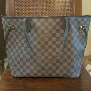 Louis Vuitton neverfull with wristlet